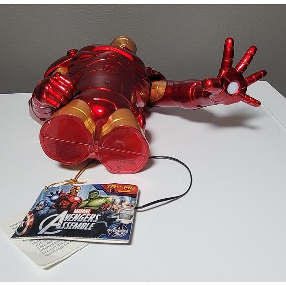 Marvel Avengers Assemble 8" Iron Man Interactive Hero w/ Motion Sensor & Lights - Picture 4 of 5